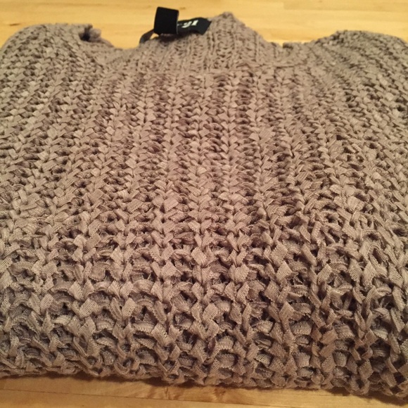 Open-knit Pullover - Picture 2 of 3
